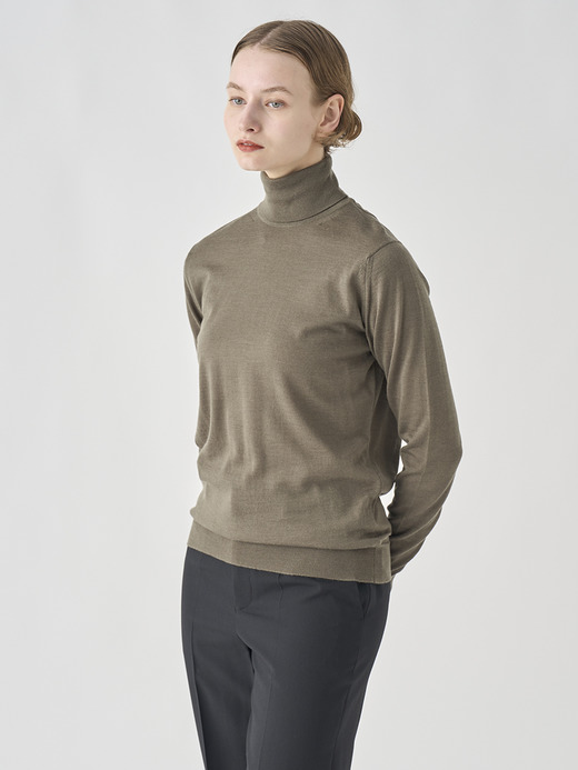 タートルネック長袖ニットプルオーバー | AOFIE | 30G CONTEMPORARY FIT 詳細画像 MANSFIELD GREEN 3