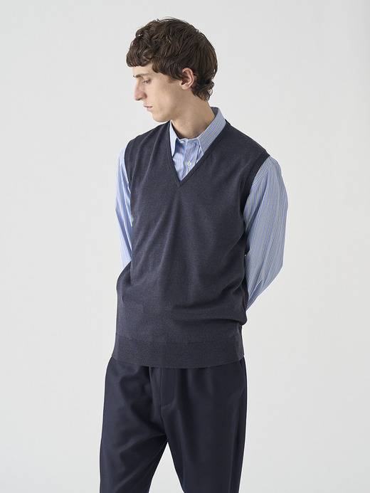 Ｖネックニットベスト | HADFIELD | 24G STANDARD FIT 詳細画像 HEPBURN SMOKE 3